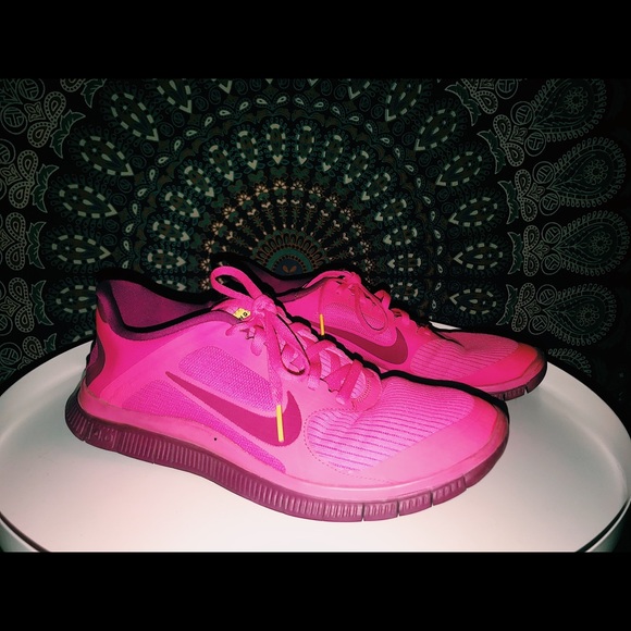 Nike Shoes - Nike Limited Edition Lance Armstrong Livestrong Nike Shoes - Nike Limited Edition Lance Armstrong Livestrong